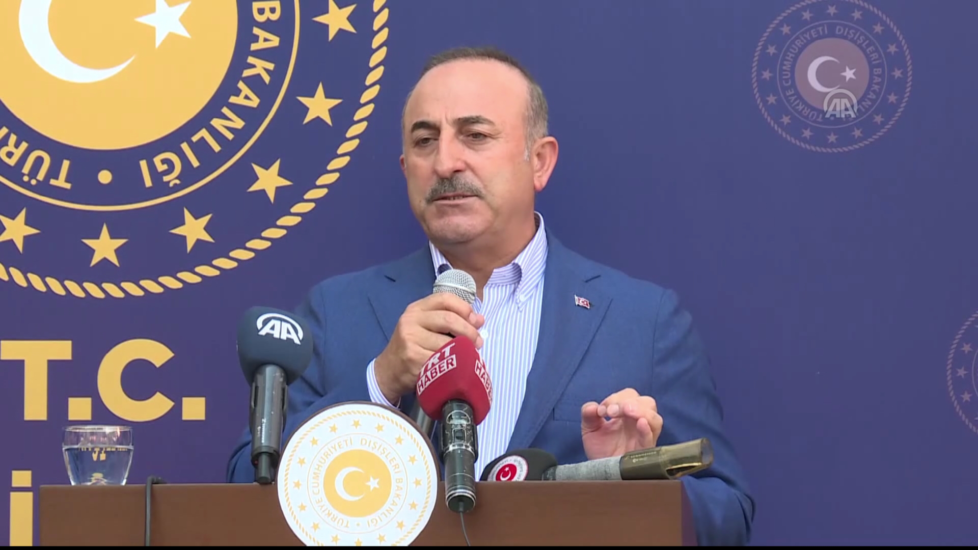 Çavuşoglu: Em dewleteke serbixwe ne û fişarên Amerîkayê qebûl nakin